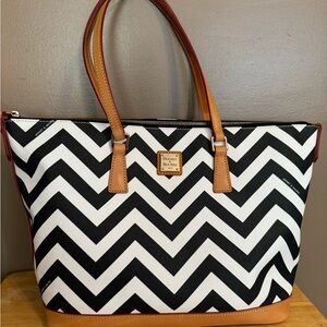 Chevron Dooney & Bourke bag/purse